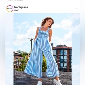 NWT Tractr Light Blue and White Striped Jumpsuit size 14/32